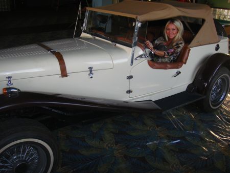 Nothing Beats a Classic - Carey checks out another classic car!