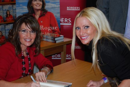 PALIN RULES!!! - Carey meets up with Sarah Palin at her book signing